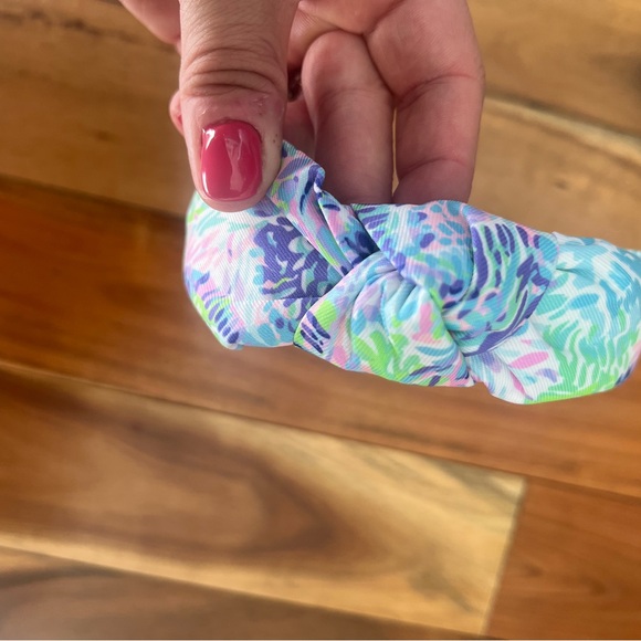 Lilly Pulitzer Blue and Purple Floral Hair Accessory - Picture 3 of 3